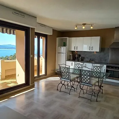 Bright With Sea View In Saint-raphael *