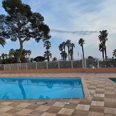 Bright With Sea View In Saint-raphael