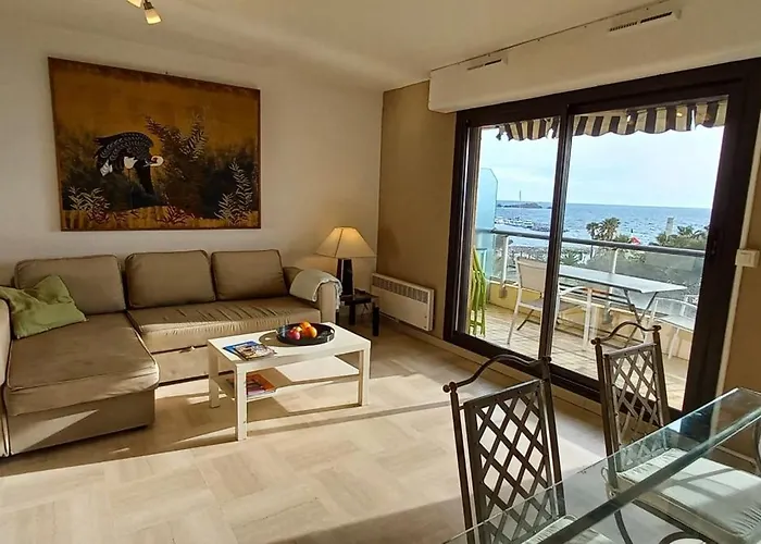 Bright With Sea View In Saint-raphael *