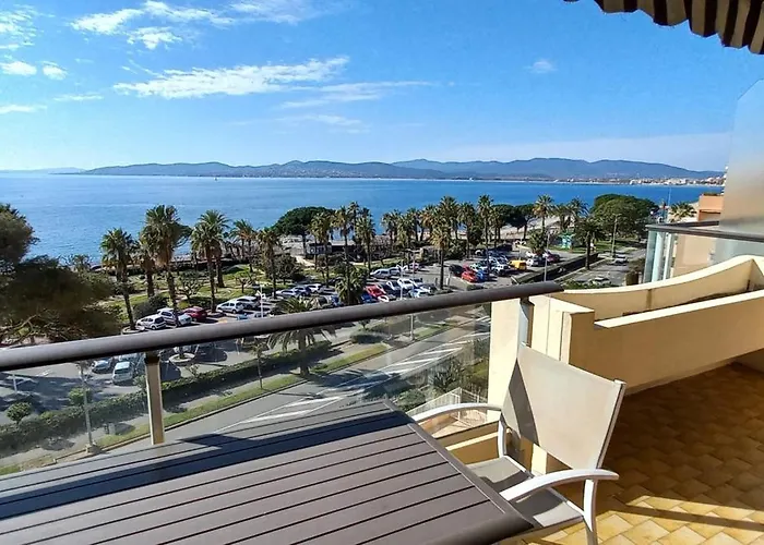 Apartment Bright With Sea View In Saint-raphael Saint-Raphael (Var)